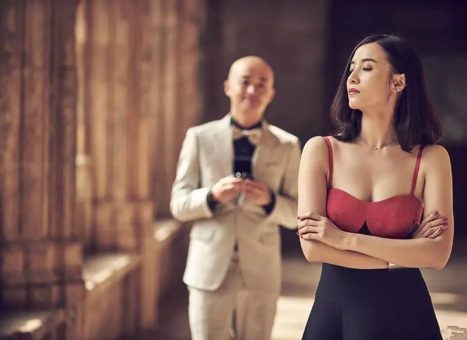 宋佳和杨幂穿衣搭配,杨幂宋佳靠一个发型变少女