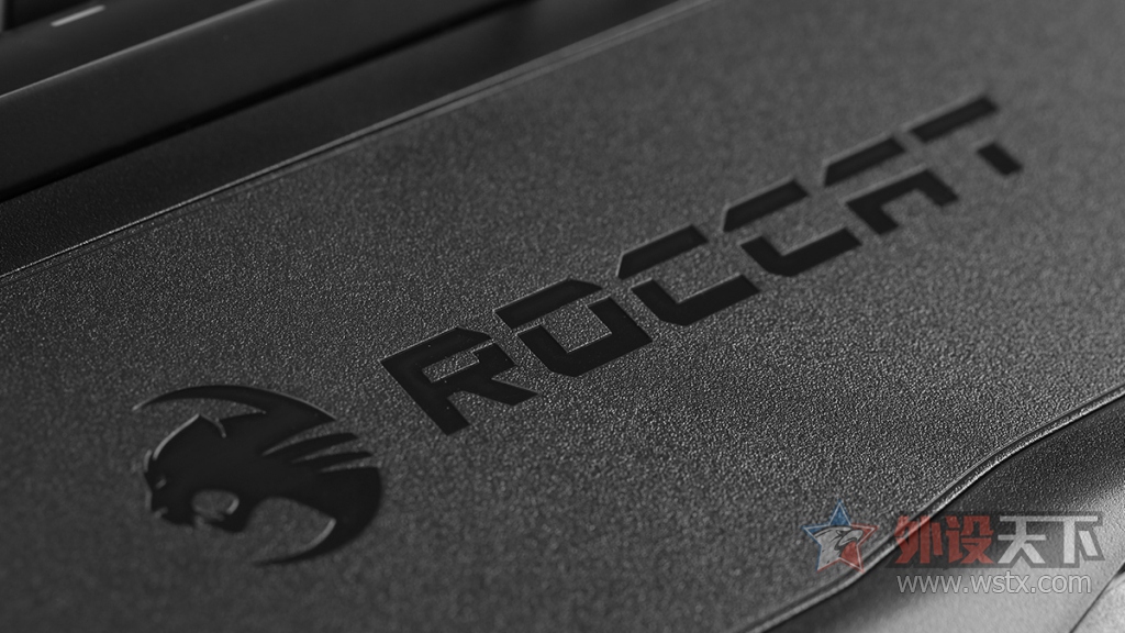 官方评测冰豹ROCCATSOVA游戏膝板图赏简评:腿上游戏