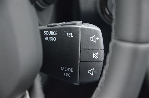 试驾2011雷诺科雷傲,2013款雷诺科雷傲进口2.5试驾