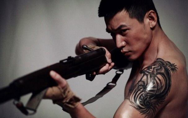 赵丽颖后背纹身模样曝光,赵丽颖纹身背后的真实故事