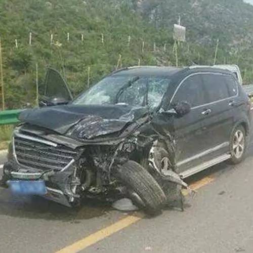 五菱vs比亚迪,公路坦克与比亚迪唐