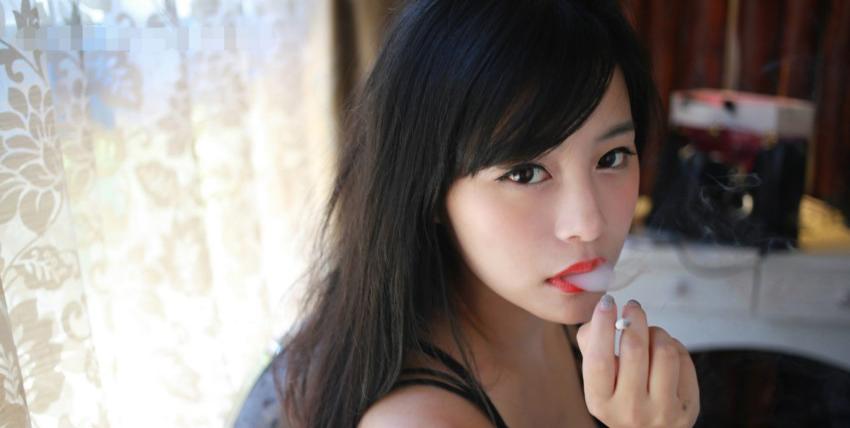 异地恋女友上了别人的宝马车 (女友上了别人的车结果后悔了)