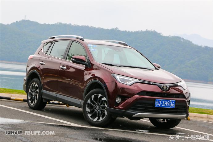 rav42.0四驱尊贵版试驾,2016rav4风尚评测