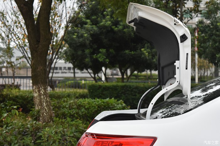 吉利远景2020款超值型,吉利远景新车值得买吗