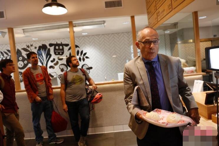 不起眼的中国美食在国外都是天价！包子20元一个居然都卖疯了！