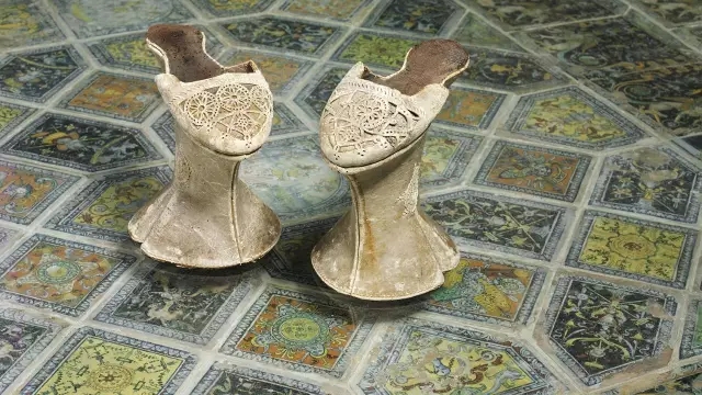 鸳鸯鞋长啥样,鸳鸯鞋和情侣鞋的区别