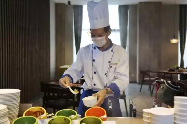 美豪皆丽致烟雨醉无锡