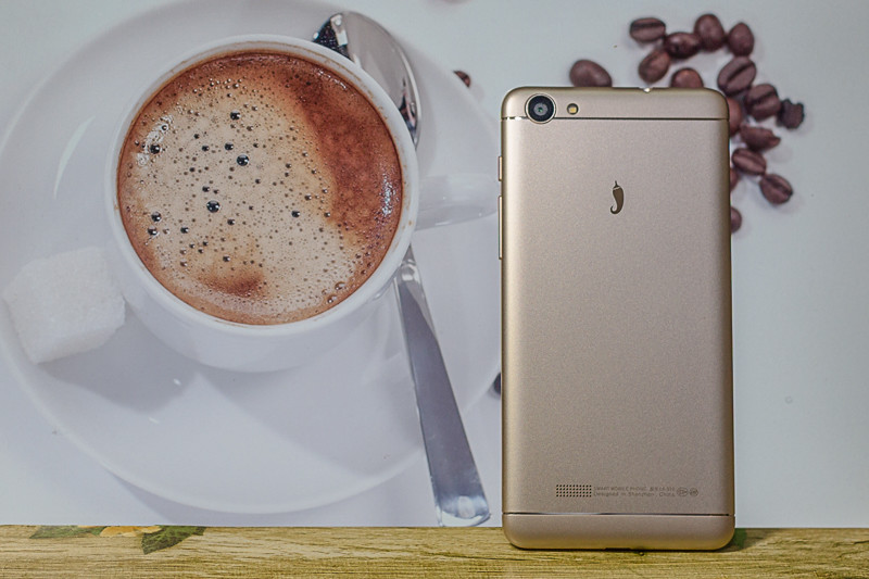 微信QQ能八开,刷脸手机小辣椒S33才安全