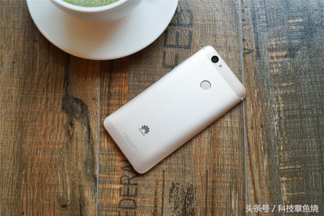 华为nova青春版关晓彤,华为nova12ultra与关晓彤