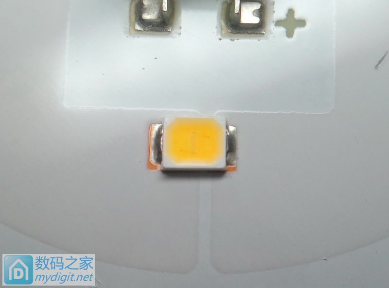 拆1.8包邮还送球泡的美的4W射灯，一如既往的设计和做工！