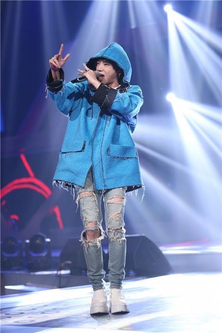 华晨宇滑板鞋是天籁之战第几期,华晨宇东方卫视天籁之战滑板鞋