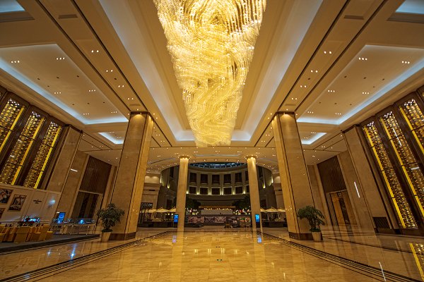 武汉依然繁华,武汉三个烟火气和浪漫的城市