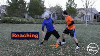 足球新手入门基本知识防守,1vs1足球防守训练