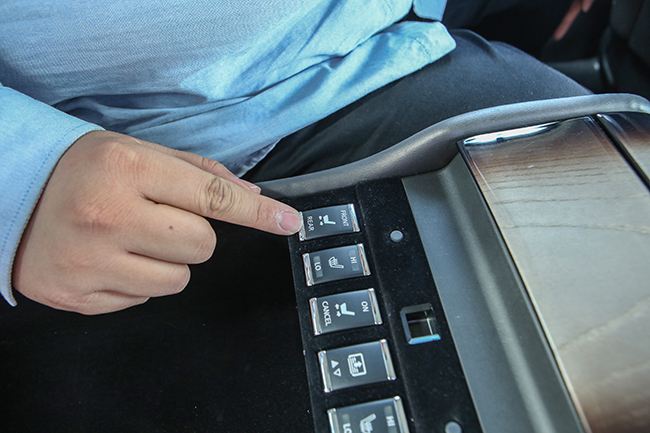 英菲尼迪q70l乘坐体验,2013款英菲尼迪q70l试驾