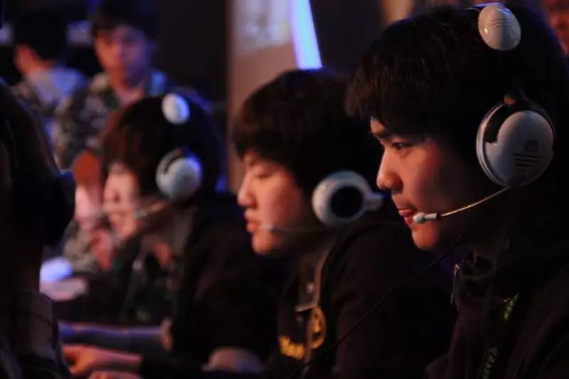 各款耳机舒适测评,大牌耳机上手实测