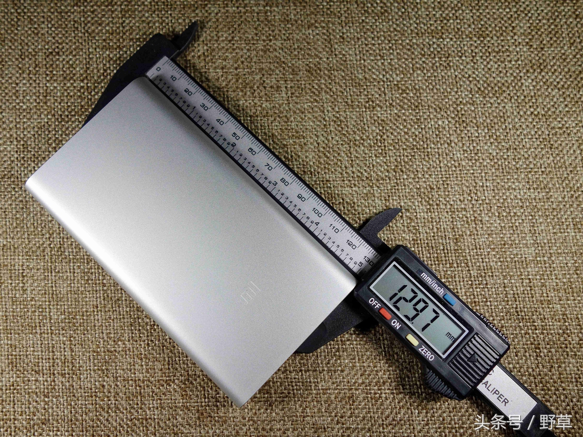 小米移动电源2按键功能,小米移动电源2和3区别