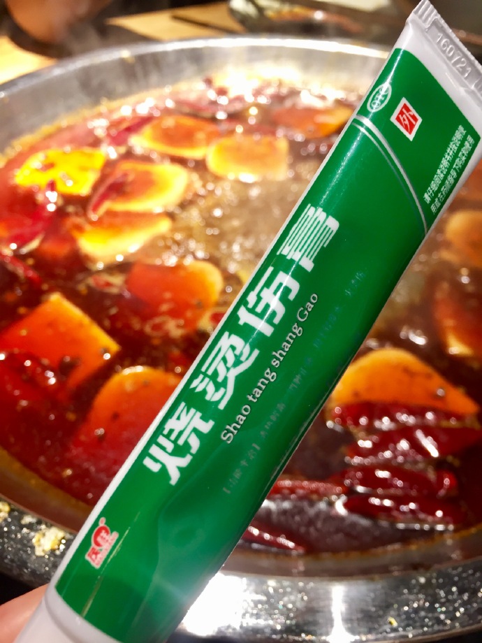 重庆和成都火锅流派有什么不同,四川和重庆的火锅最为出名怎么说