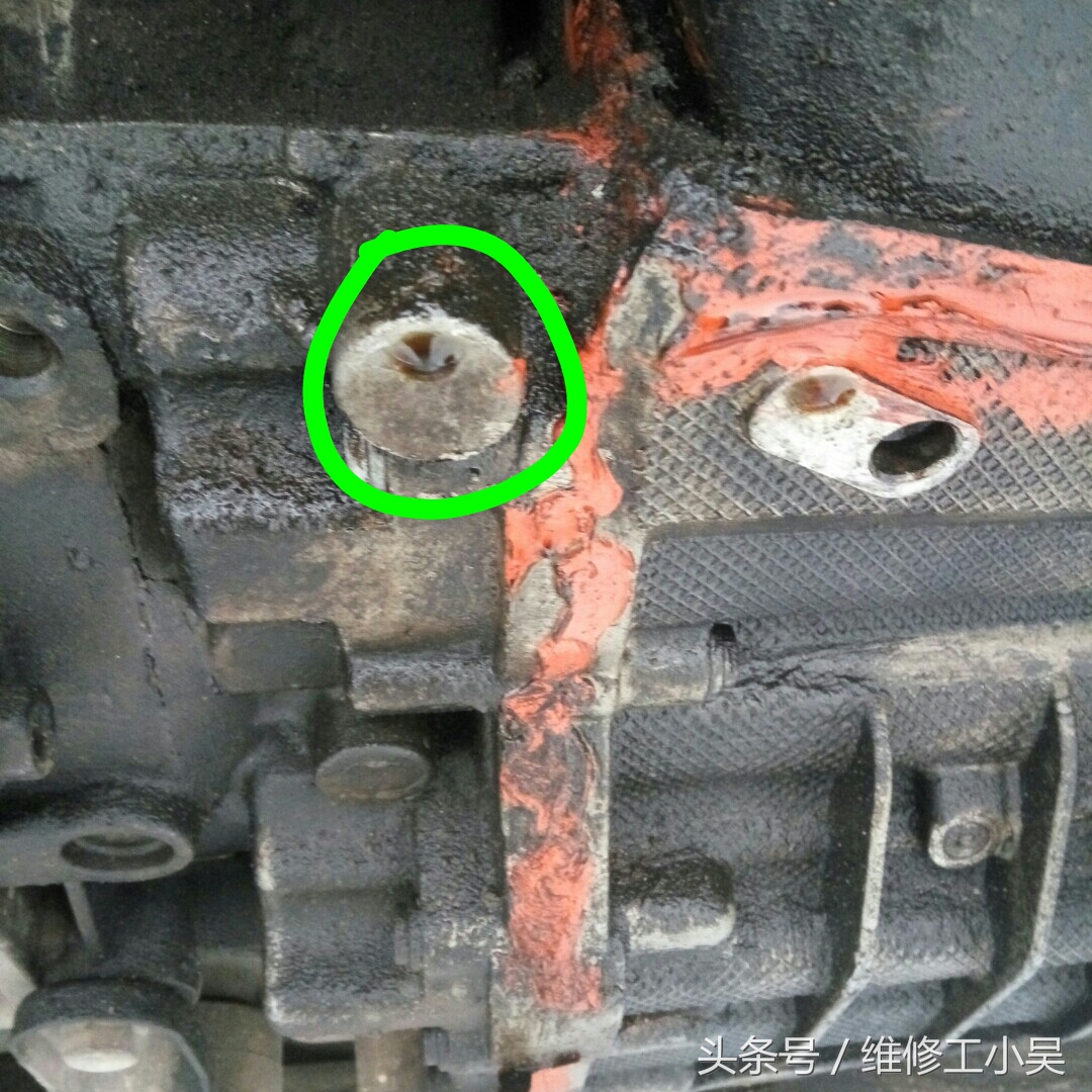 吉利1.4发动机正时链条变长,发动机正时链条故障灯亮怎么修