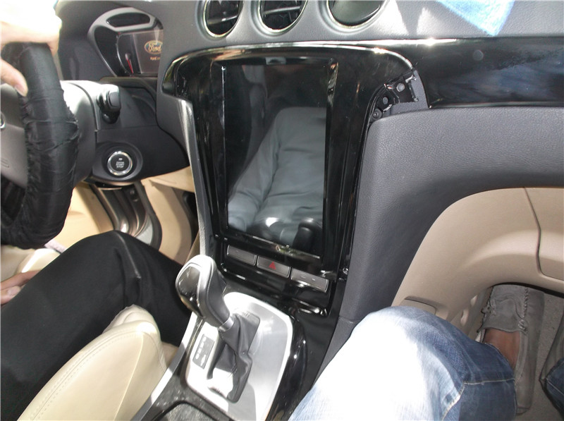 福特麦柯斯中控屏,福特麦柯斯仪表台拆解