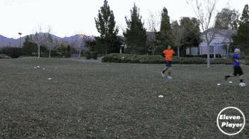 足球1v1防守技能训练多种方法,足球防守技巧与套路图解