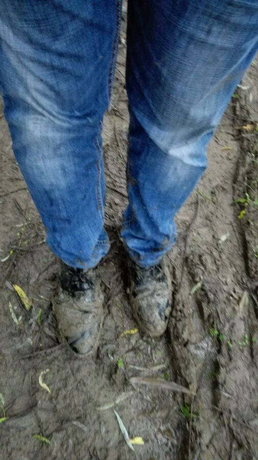 小河钓起一条“翘嘴”仔细一看我笑了