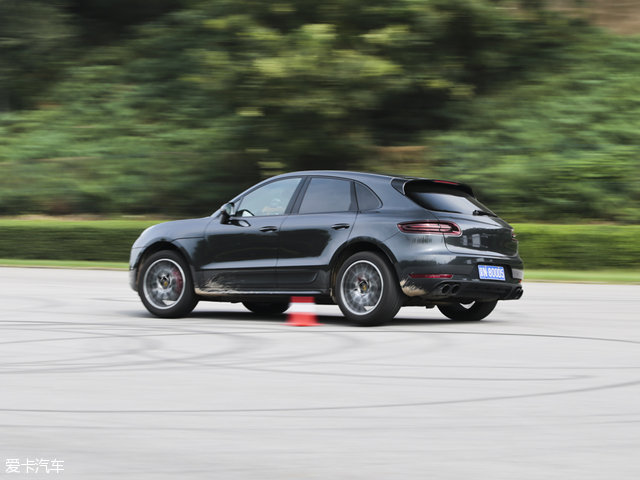 f-pace对比xc60,fpace和x4推荐哪款呢