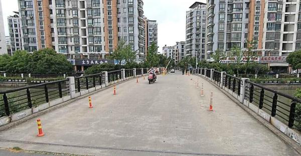 悲痛19岁小伙为救落水少年牺牲,痛心18岁小伙勇救落水老人牺牲