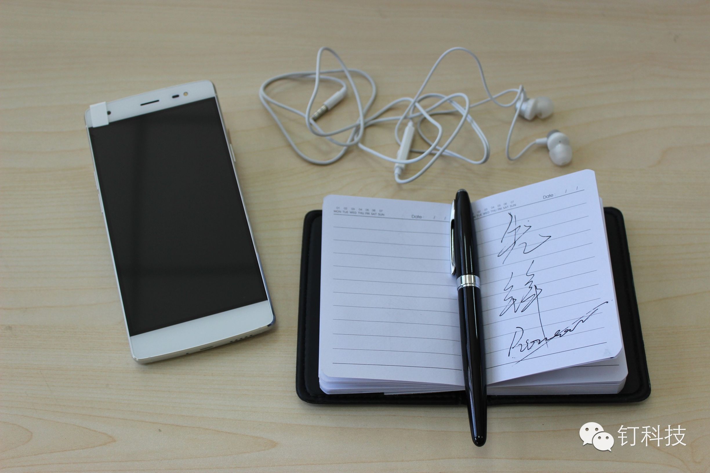 「钉科技评测」先锋C1：“高颜”手机如何助你“颜值爆表”？