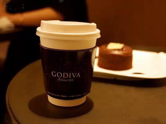 洒满阳光的下雪天，就要去喝这18杯热巧克力噢！