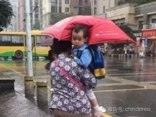 你说你煮饭就煮饭为嘛还要插中指?