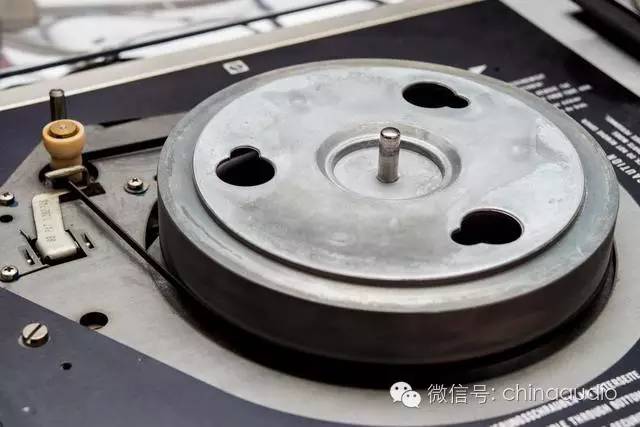 最原始黑胶唱片制作过程,原来黑胶唱片是这么做出来的
