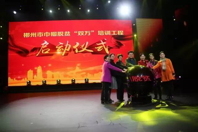 宝宝吐奶吐的不敢动,宝宝哭闹吐奶喘不过气