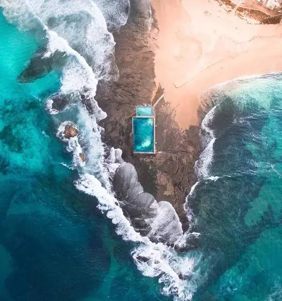 壹闻:地标里藏裸模 彩绘艺术家创人体新玩法