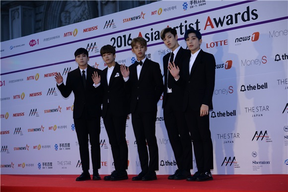 防弹和exo颁奖典礼,yes首尔出席活动视频