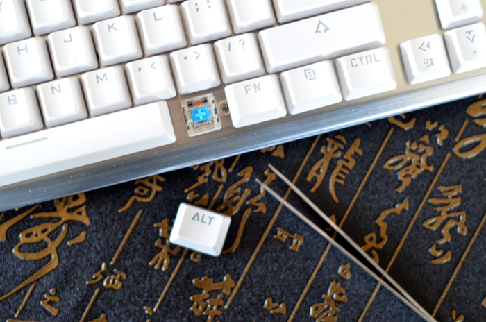 瀹滃崥鏈烘閿洏k727鐏晥,瀹滃崥k725涓冨僵鎮诞鑳屽厜娓告垙閿洏