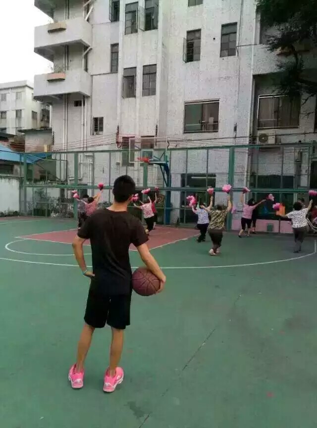 奥巴马穿红色衣服,奥巴马的高光瞬间