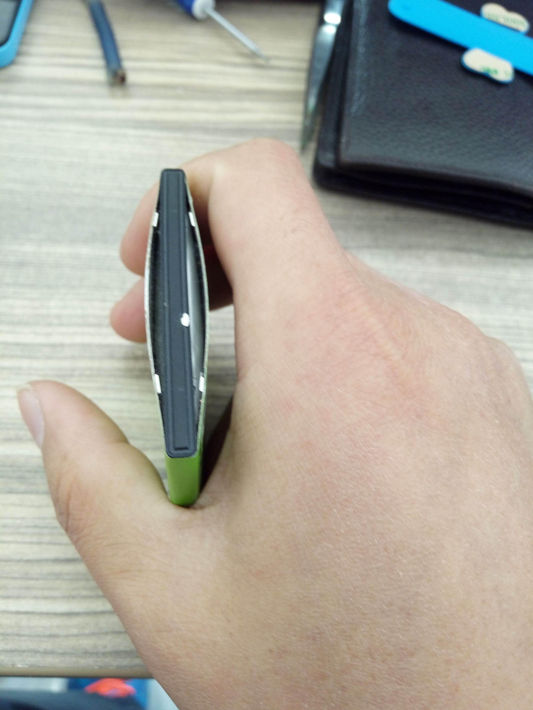 手机电池鼓包会爆炸吗,梦到手机电池鼓包膨胀