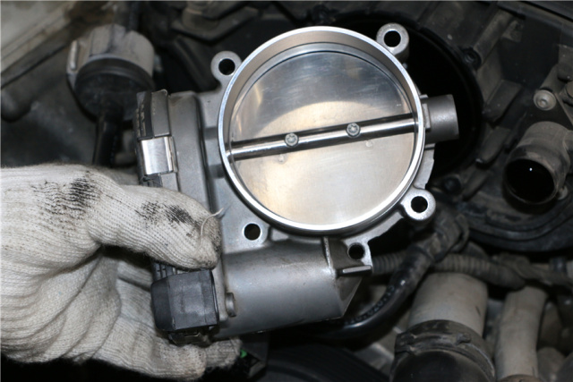 新保时捷卡宴怎么调整举升模式,保时捷卡宴如何重启中控屏