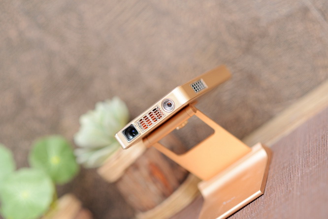 随身携带巨屏观影，神画小媚轻体验