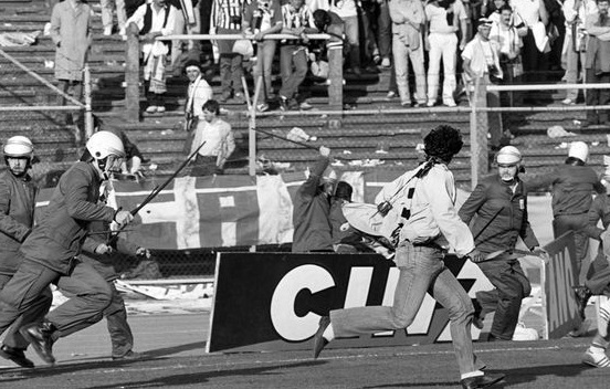 场外风云，足球流氓的江湖往事,上