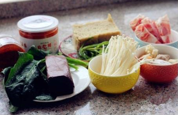 在家如何吃上小火锅,一个人在家不知道做什么好吃的