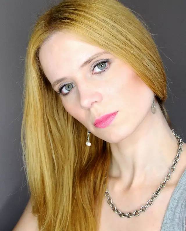 香奈儿口红三支套装试色,看了又看银珠的口红