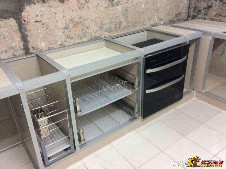 设计师教你如何巧用瓷砖做橱柜,用瓷砖做橱柜与定制橱柜比较