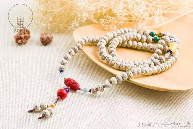 本命年要戴什么属相的首饰,本命年鸡年黄金首饰推荐