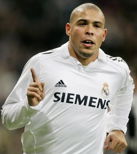 绿茵场上庆祝动作,足球场上的经典庆祝动作