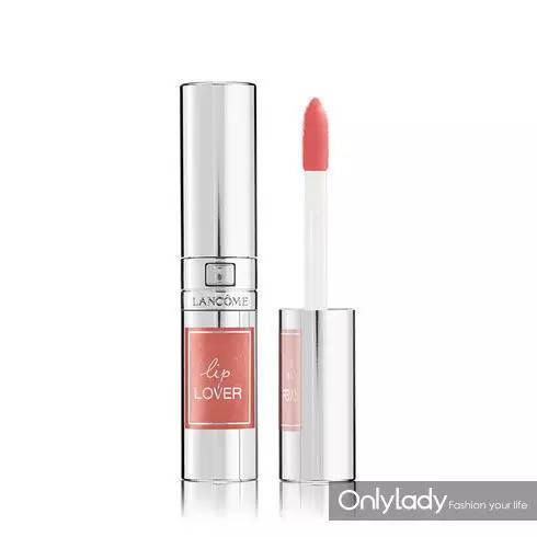 女子花4万块整容把嘴都整歪了,美国女子花76万整容