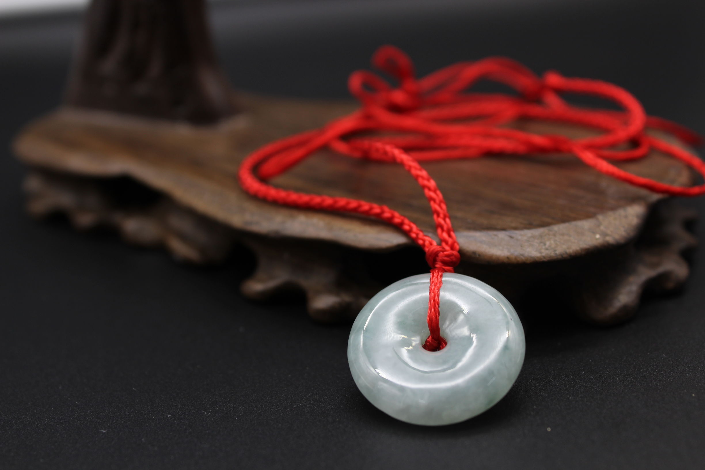 翡翠怎么保养比较好,翡翠可以上油保养吗