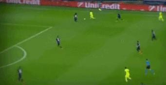 原创·青锋随手出鞘,问谁人、敢与我漫步云霄?足坛顶级9号苏神