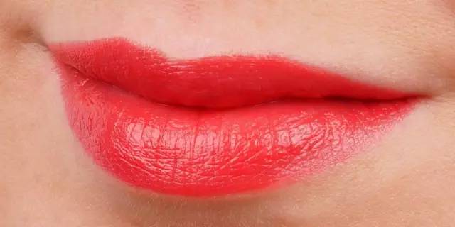 香奈儿口红三支套装试色,看了又看银珠的口红