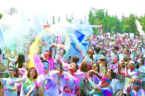 玩S丨11.272016广州彩色登山节城市精英狂欢日!